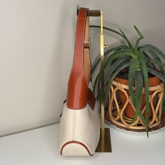 Dooney & Bourke Pebble Turnlock Hobo 26 Cream Chestnut Pebble Leather Bag - Picture 2 of 12